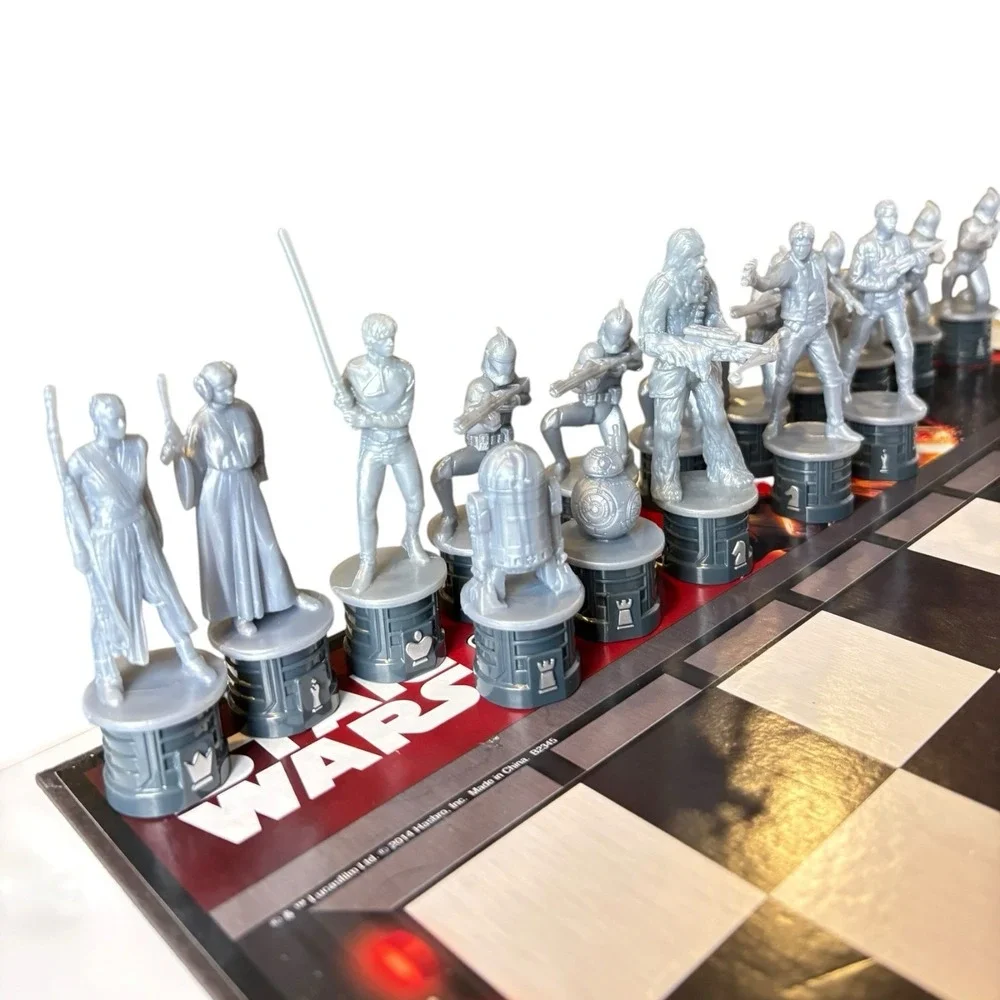 Star Wars Chess Set 2014 Disney Hasbro Used-100% COMPLETE